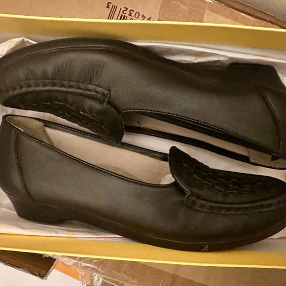 Softspots Black Loafers - Picture 2 of 5